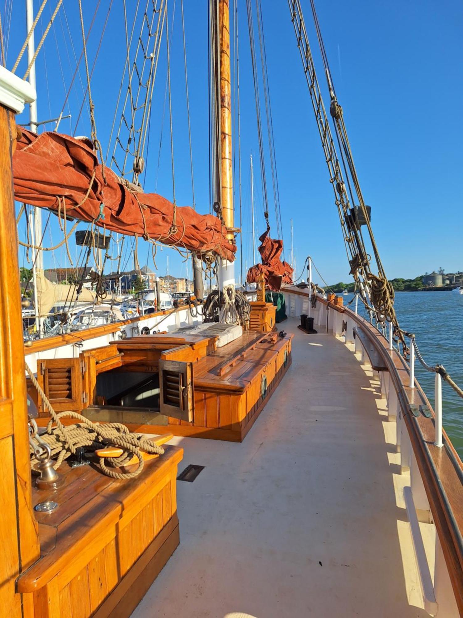 Historic Wooden Ship 'MFV119' East Cowes Exterior foto